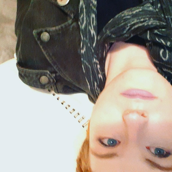 Meet your Posher, Robyn - Picture 2 of 5